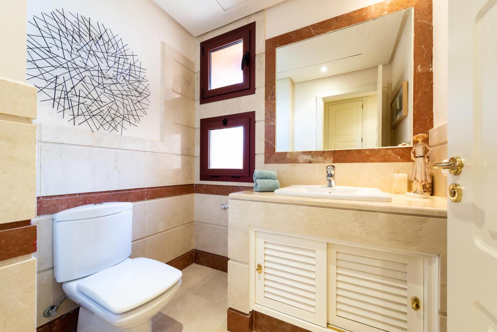 Stylish 4 Bedroom Penthouse Just Steps From Bahia Appartamento